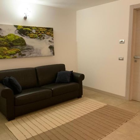 King' S Apartment Сирмионе Екстериор снимка