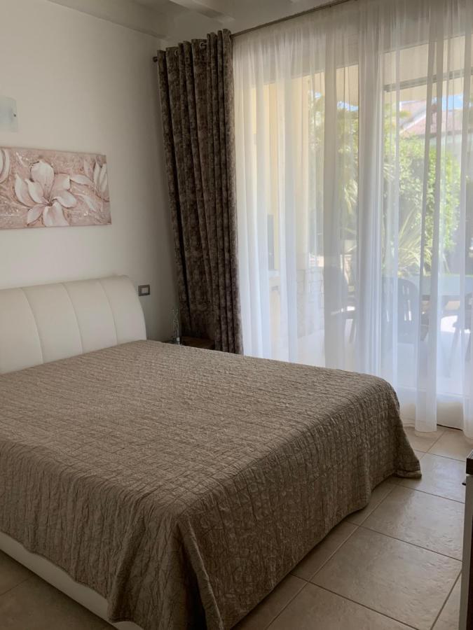 King' S Apartment Сирмионе Екстериор снимка
