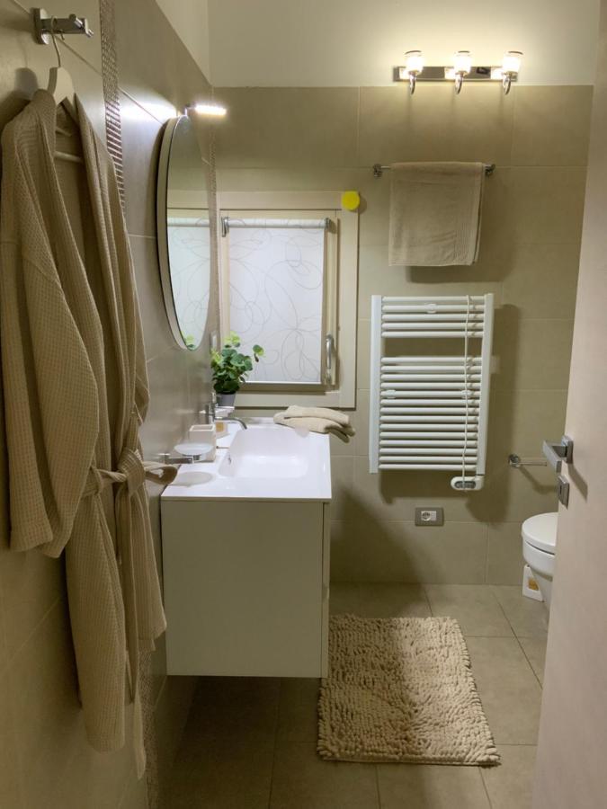 King' S Apartment Сирмионе Екстериор снимка