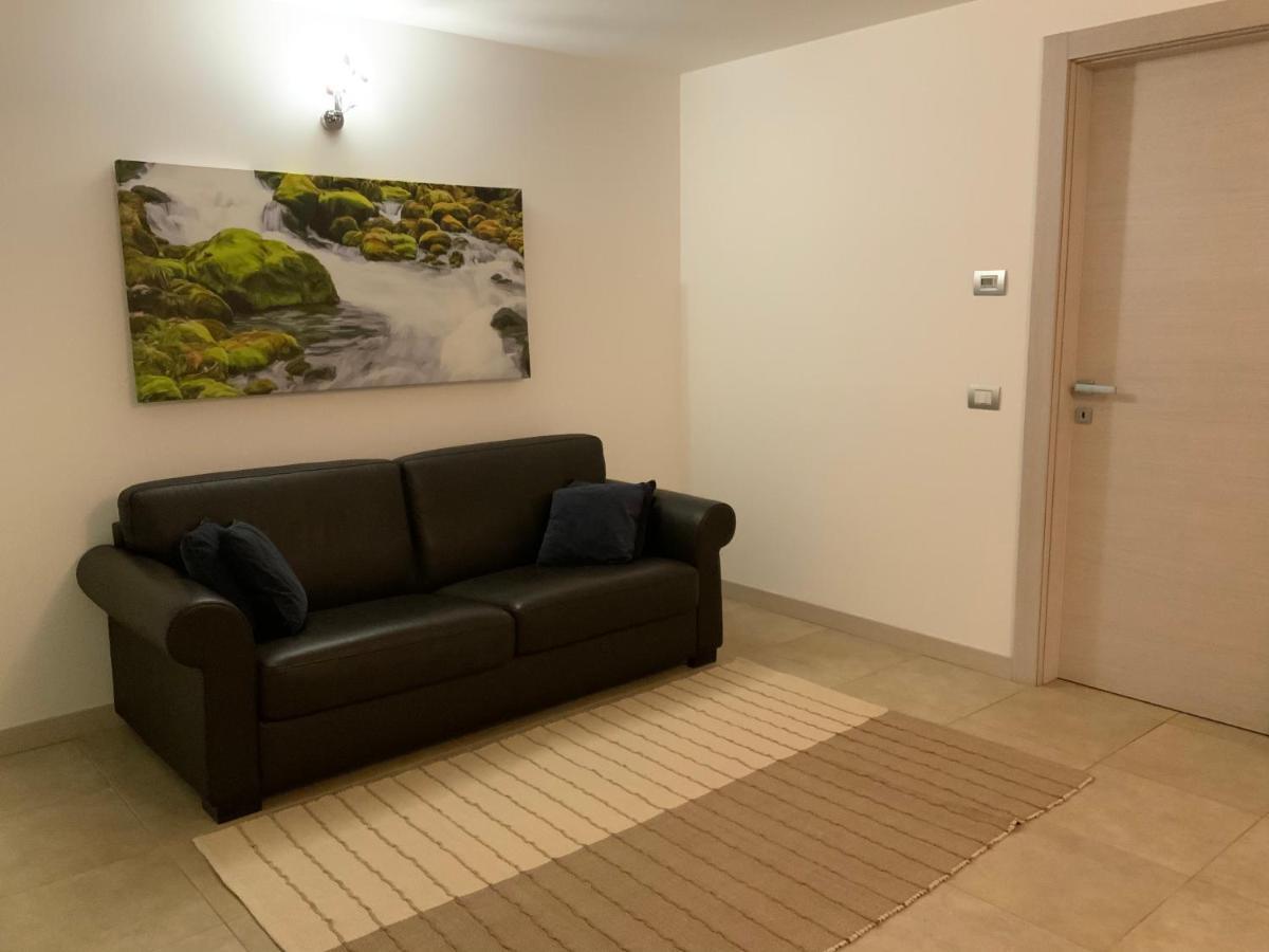King' S Apartment Сирмионе Екстериор снимка